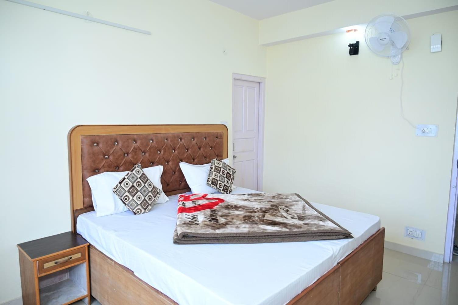 Krishna B&B Near Mall Road Shimla Exteriör bild